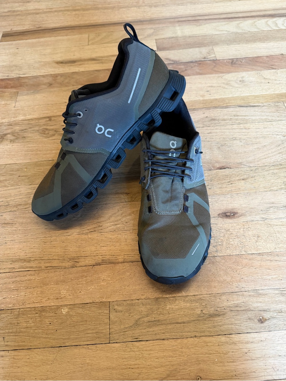 On Running Men's Athletic Shoes — Olive/Black